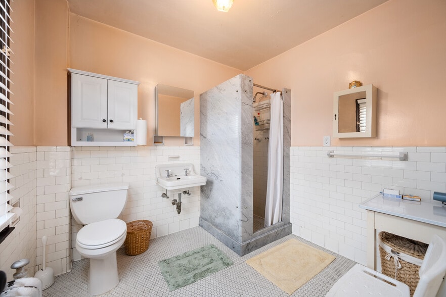 More Photos Of 94 Shoshone st, Buffalo Religious Facility For Sale