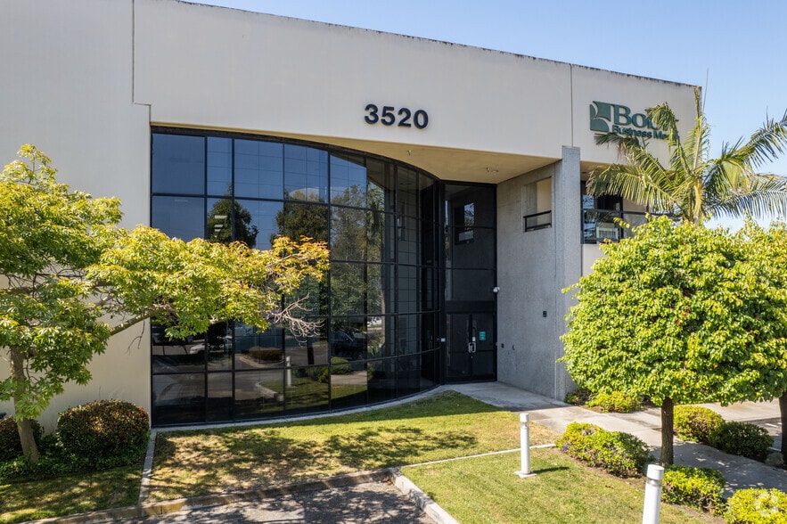 More Photos Of 3520 Challenger St, Torrance Research And Development For Lease