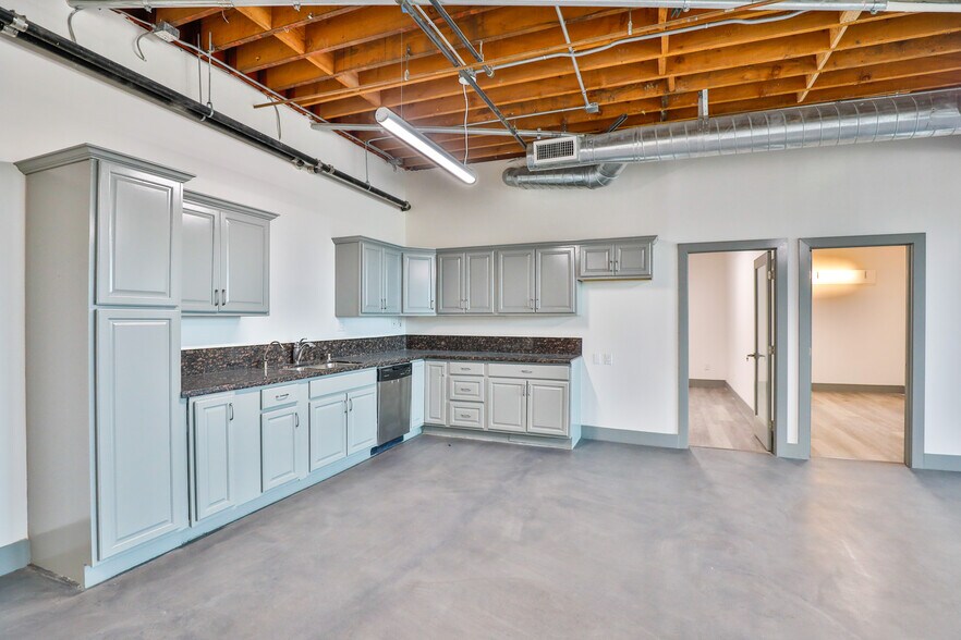 More Photos Of 3122 Santa Monica Blvd, Santa Monica Office For Lease