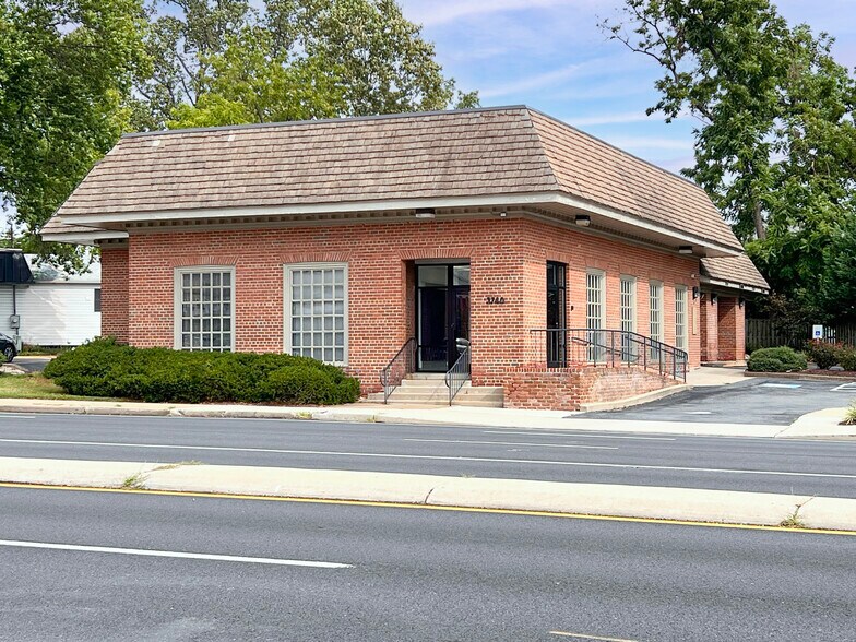 More Photos Of 3740 University Blvd, Kensington General Retail For Sale