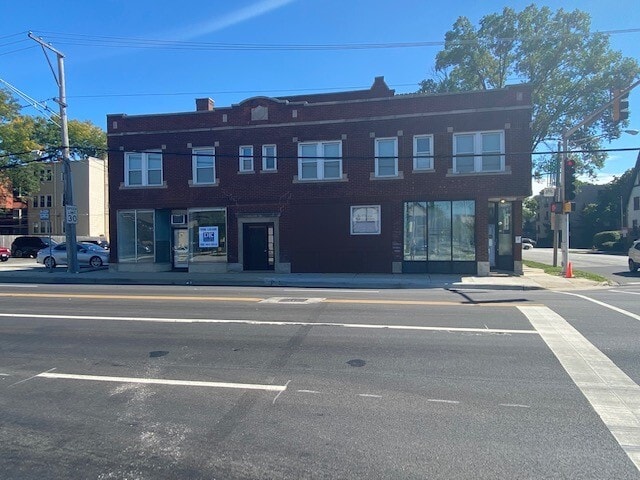 More Photos Of 203-207 N Harlem Ave, Oak Park Storefront Retail Residential For Lease