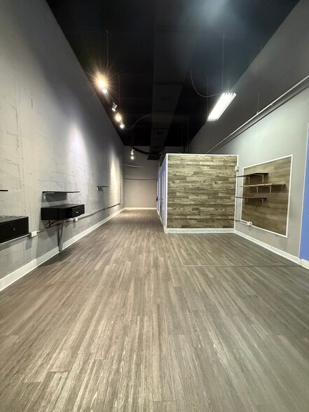 More Photos Of 527-531 SW 12th Ave, Miami Freestanding For Lease