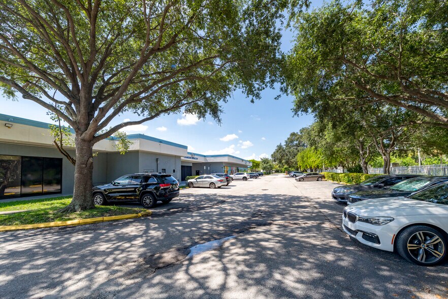 More Photos Of 3801 N University Dr, Sunrise Unknown For Lease
