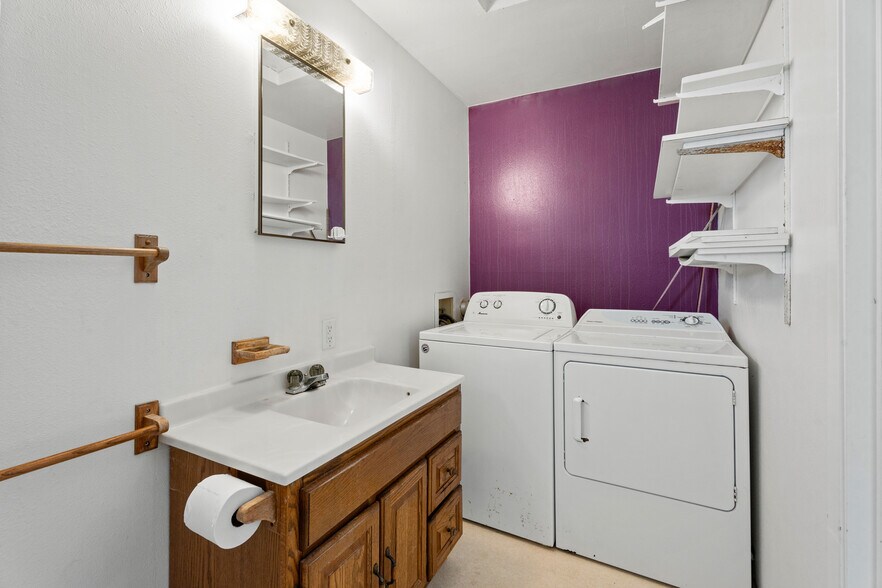 More Photos Of 18651 Old Coast Hwy, Fort Bragg Flex For Sale