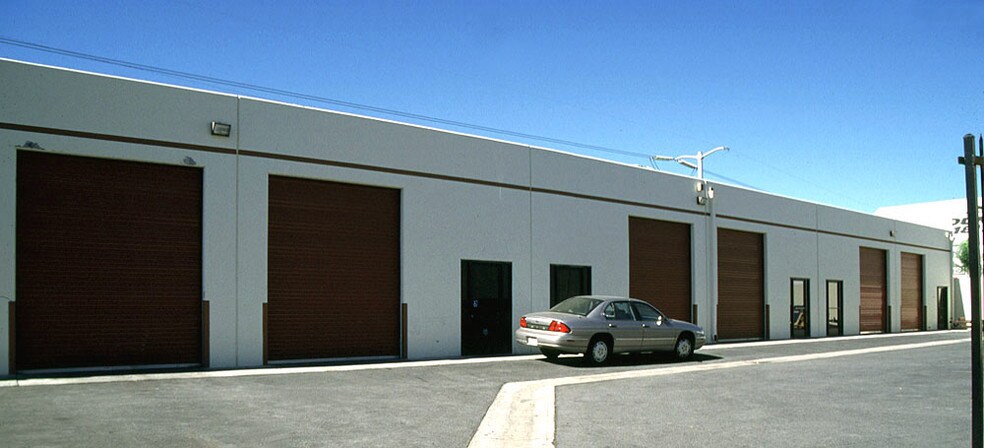 More Photos Of 12473 Gladstone Ave, Sylmar Warehouse For Lease