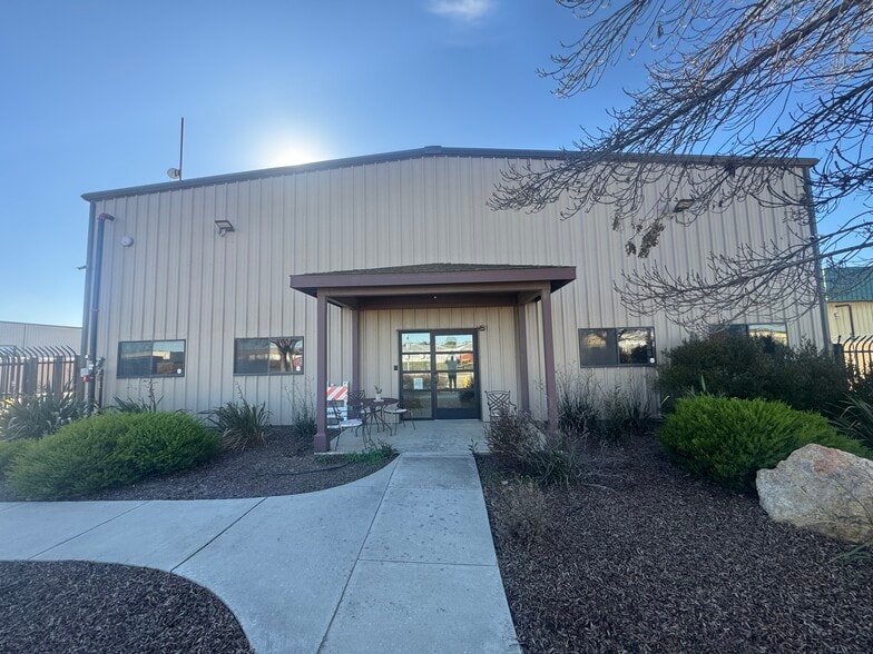 More Photos Of 190 E San Antonio Dr, King City Industrial For Sale