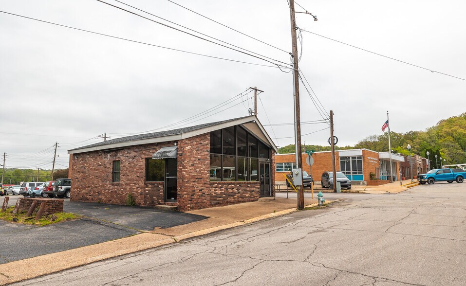 More Photos Of 217 North St, Waynesville General Retail For Sale