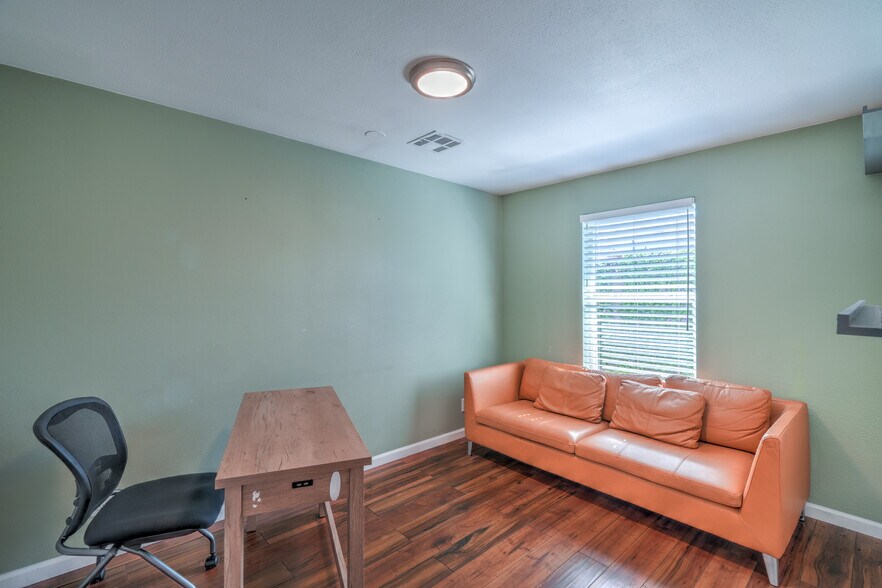 More Photos Of 211 W Atlantic Ave, Henderson Office For Sale