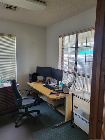 More Photos Of 300 S Main St, Eufaula Office For Sale