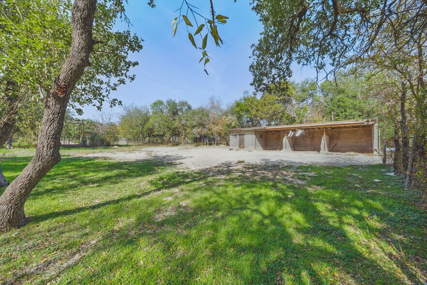 More Photos Of 7900 Hudson Loop, Austin Contractor Storage Yard For Lease