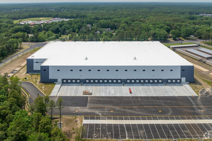 More Photos Of 620 W Commodore Boulevard, Jackson Distribution For Lease