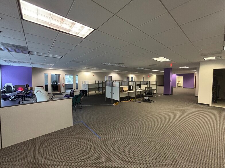 More Photos Of 400 Grove Rd, Thorofare Office For Lease