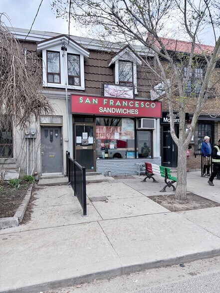 Primary Photo Of 10 Clinton St, Toronto Storefront Retail Residential For Sale