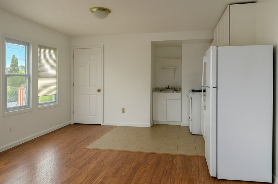 More Photos Of 121 Lincoln Rd W, Vallejo Apartments For Sale