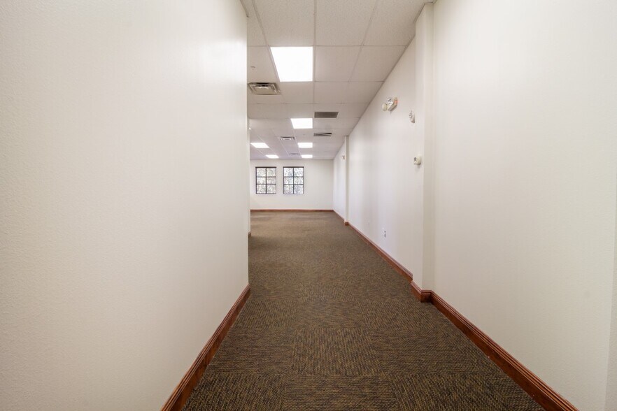 More Photos Of 4300 S Highway 27, Clermont Storefront Retail Office For Lease