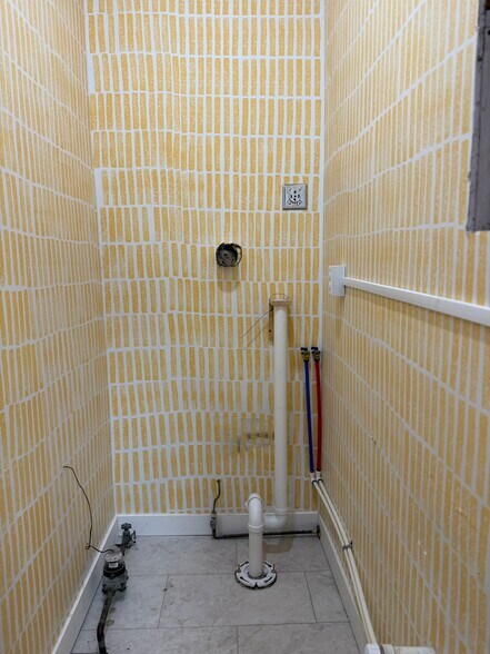 More Photos Of 1419 Wayne St, Celina Warehouse For Sale