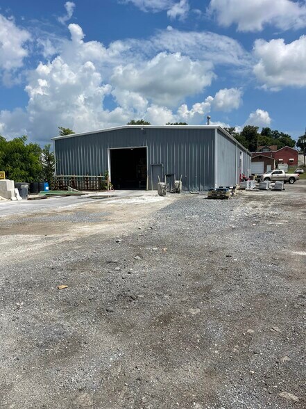 More Photos Of 1910 Chapman Ave SW, Roanoke Light Manufacturing For Sale