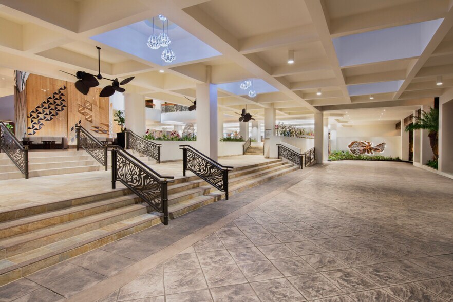 More Photos Of 2552 Kalakaua Ave, Honolulu Hotel For Lease