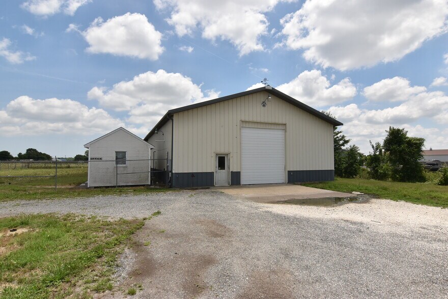 More Photos Of 20643 Sussex Hwy, Seaford Warehouse For Lease
