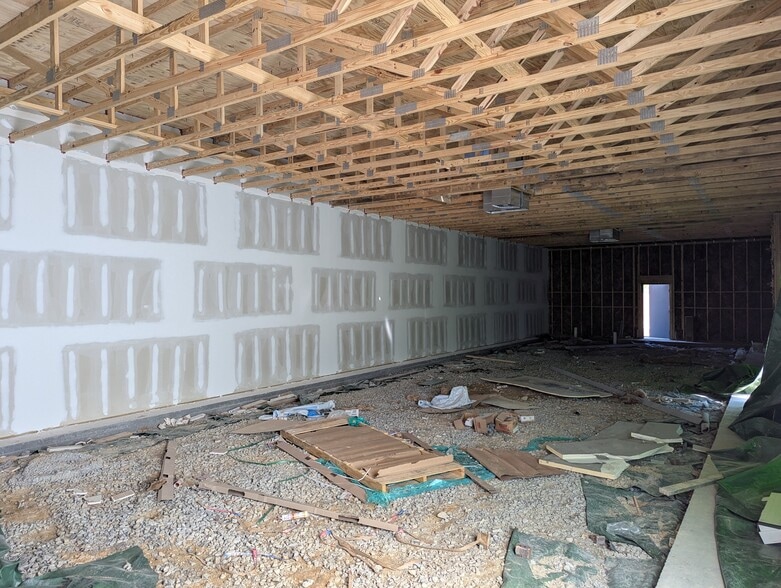 More Photos Of 2250 Gravel Springs Rd, Buford Storefront For Lease