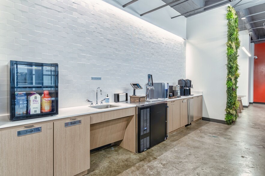 More Photos Of 500 N Central Expy, Plano Office For Sale