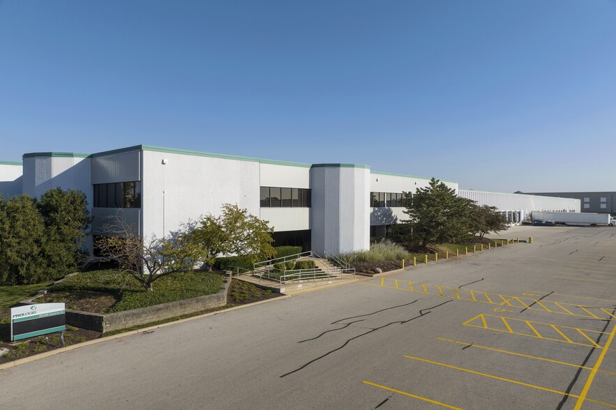 More Photos Of 600-608 Supreme Dr, Bensenville Warehouse For Lease