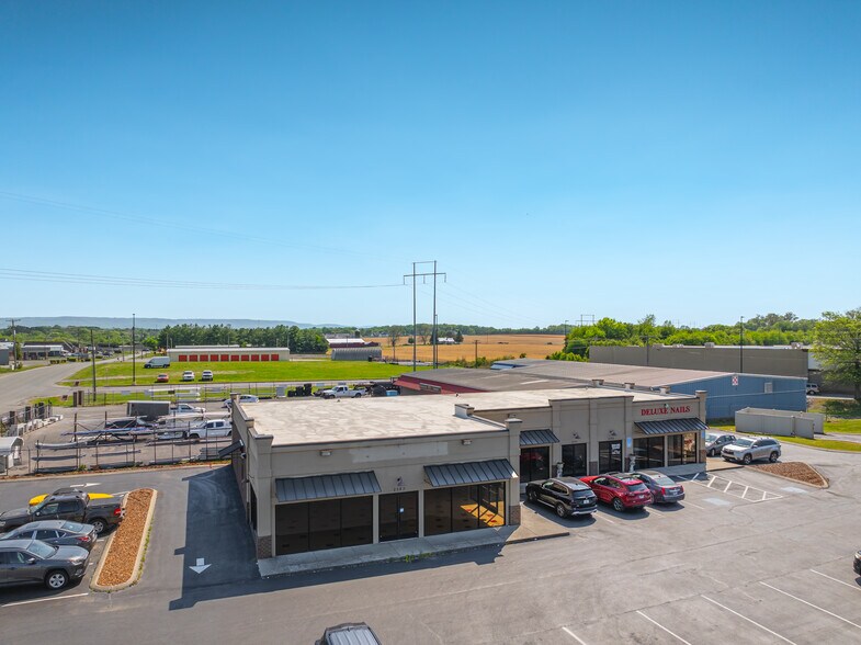More Photos Of 2585 Decherd Blvd, Decherd Storefront For Lease
