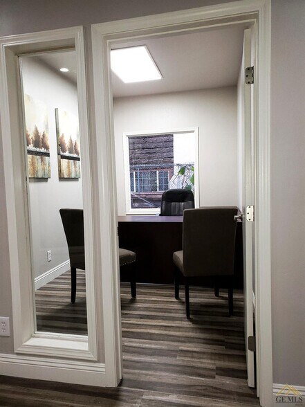 More Photos Of 430 18th St, Bakersfield Loft Creative Space For Lease