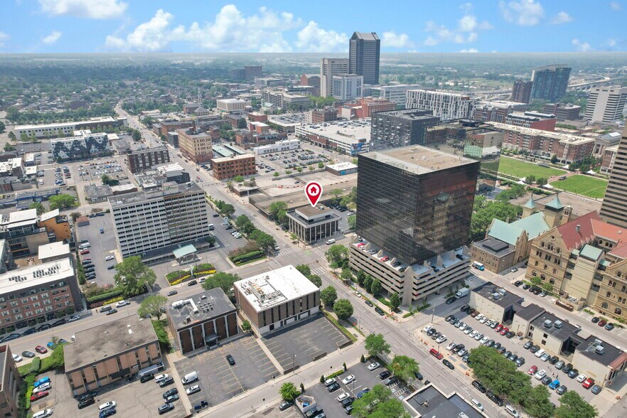 More Photos Of 141 E Town St, Columbus Office Residential For Lease