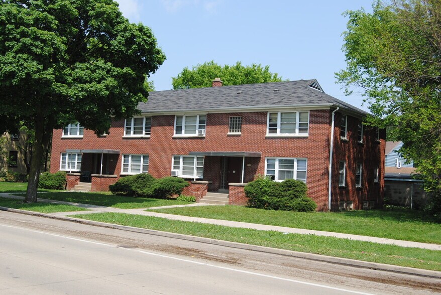 Primary Photo Of 2840 N 76th St, Milwaukee Apartments For Sale