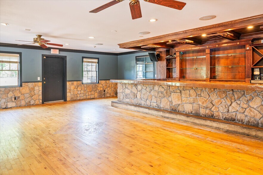 More Photos Of 1369 Pittsford Mendon Rd, Mendon Restaurant For Sale