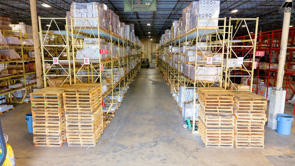 More Photos Of 1361-1363 NW 155th Dr, Miami Warehouse For Lease