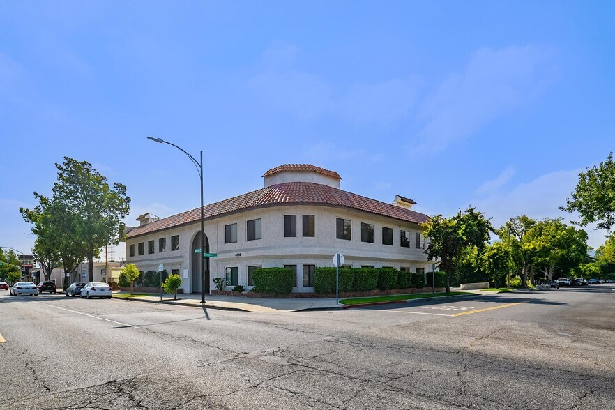 More Photos Of 4116 W Magnolia Blvd, Burbank Office For Sale