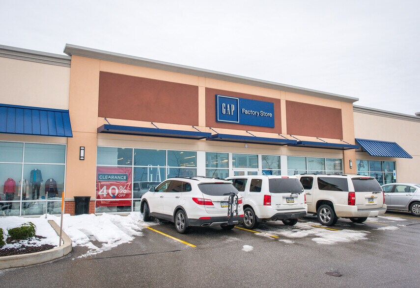 More Photos Of 7451 Peach St, Erie Unknown For Lease