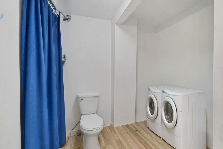 More Photos Of 202 Rochester St, Ottawa Apartments For Sale