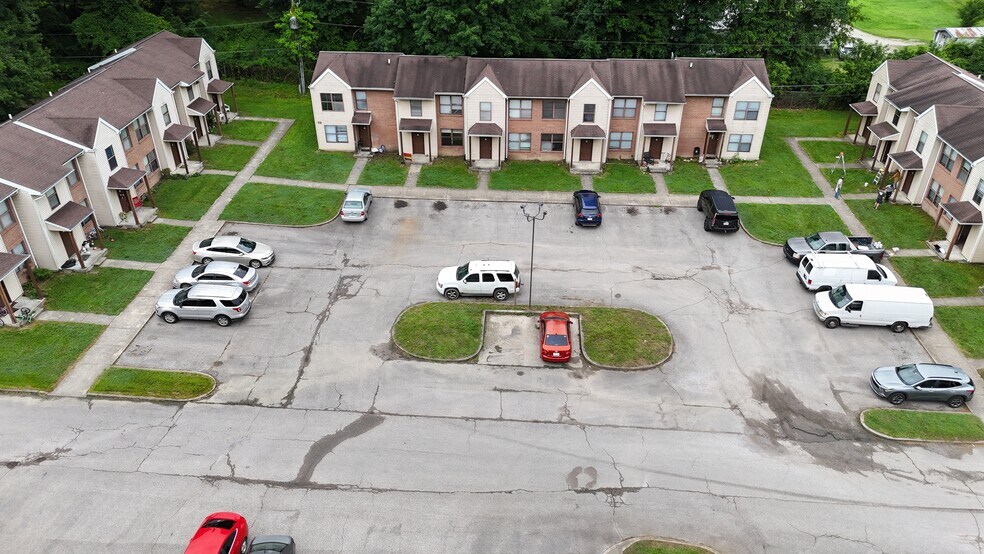 More Photos Of 77 Quail Holw, Inez Apartments For Sale