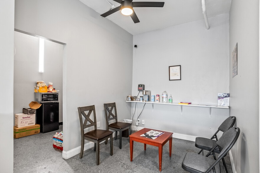 More Photos Of 2068 Winchester Blvd, Campbell Auto Repair For Sale