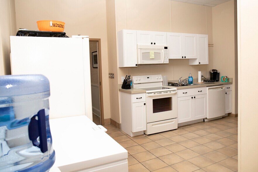 More Photos Of 204 S Main St, Federalsburg Storefront Retail Office For Sale