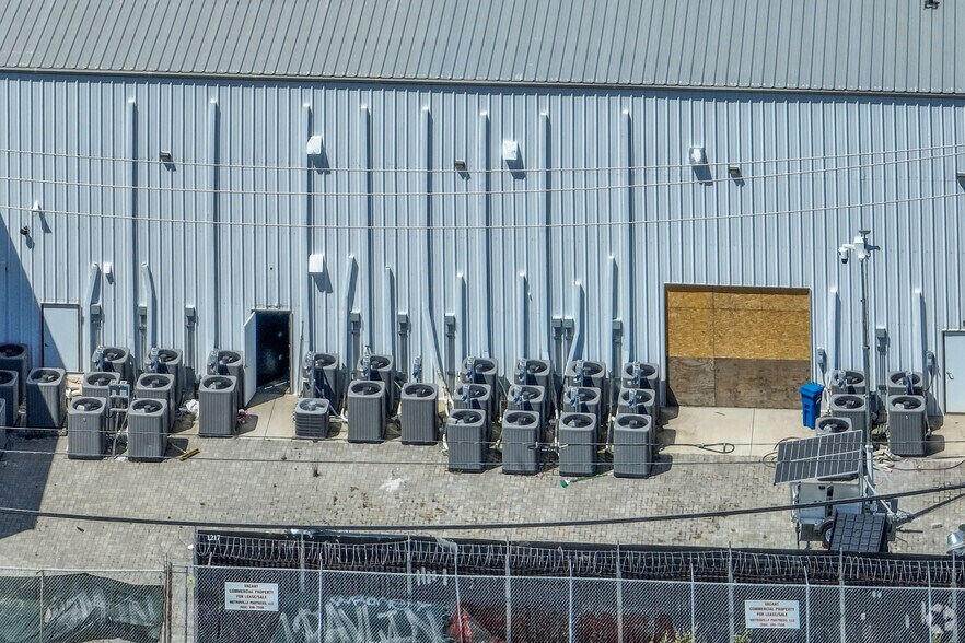 More Photos Of 1217 48th Ave, Oakland Warehouse For Sale