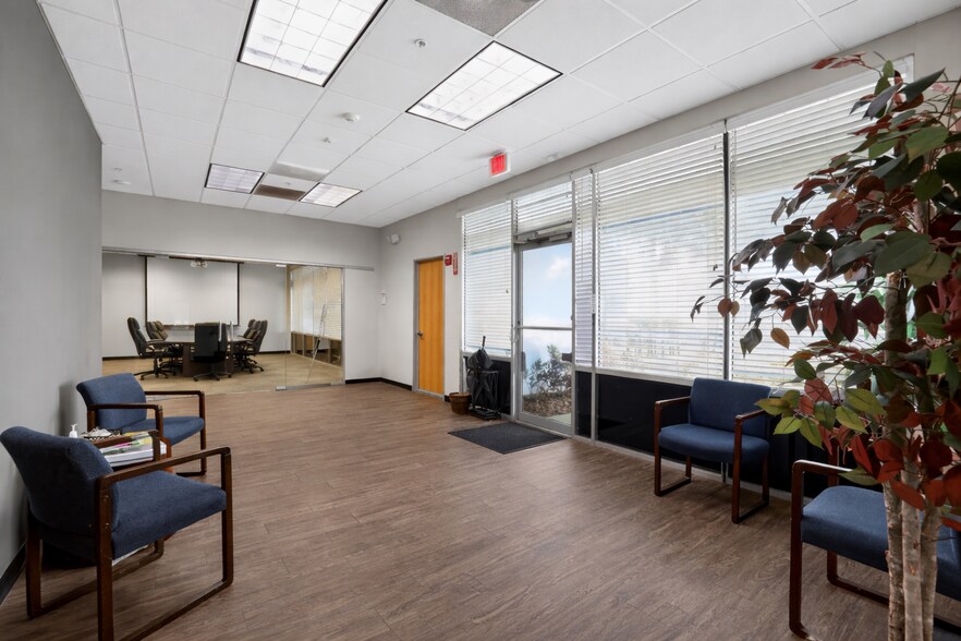 More Photos Of 4710 Eisenhower Blvd, Tampa Unknown For Lease