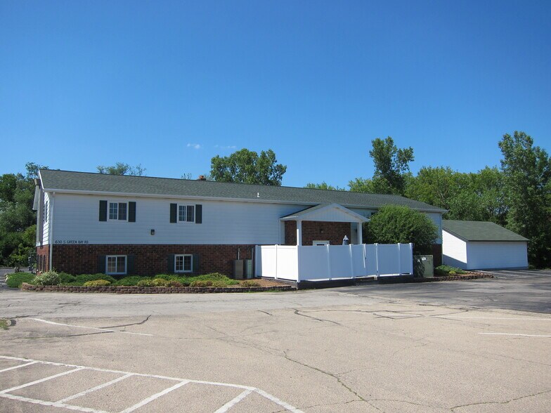 More Photos Of 630 S Green Bay Rd, Neenah Office For Lease