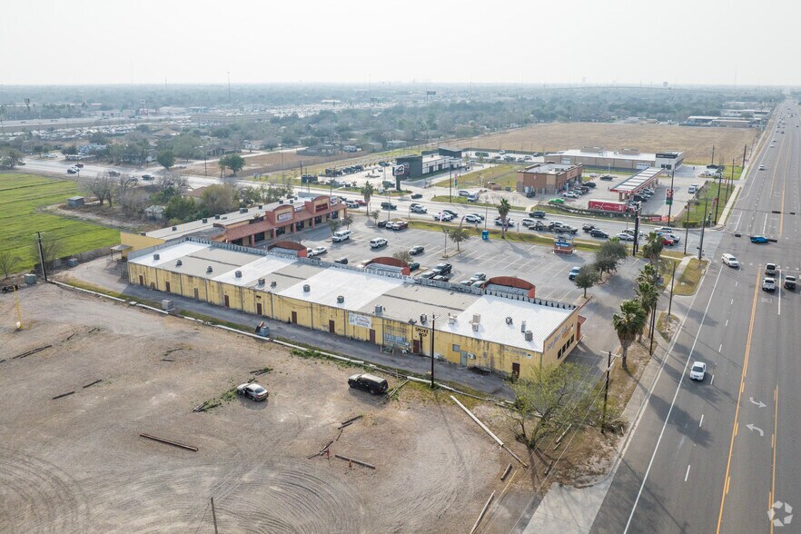 More Photos Of 1618 N Veterans Blvd, San Juan Storefront For Lease