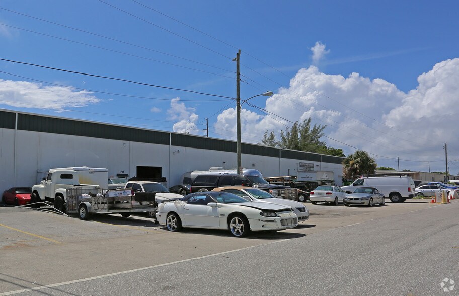 More Photos Of 1700-1800 NW 1st Ave, Boca Raton Warehouse For Lease