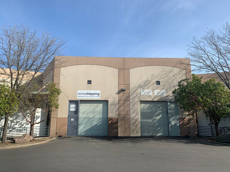 More Photos Of 830 Denbeste Ct, Windsor Warehouse For Lease