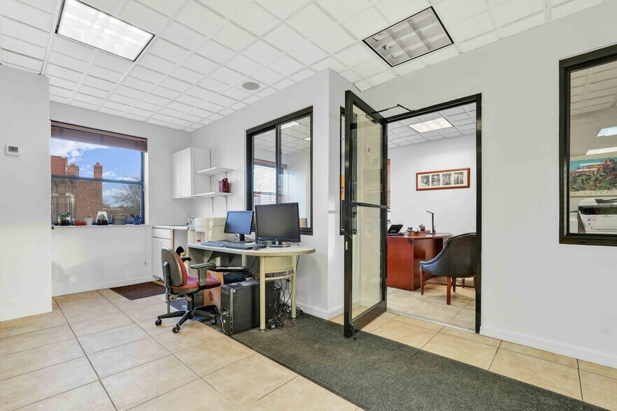 More Photos Of 4557 Bell Blvd, Bayside Medical For Lease