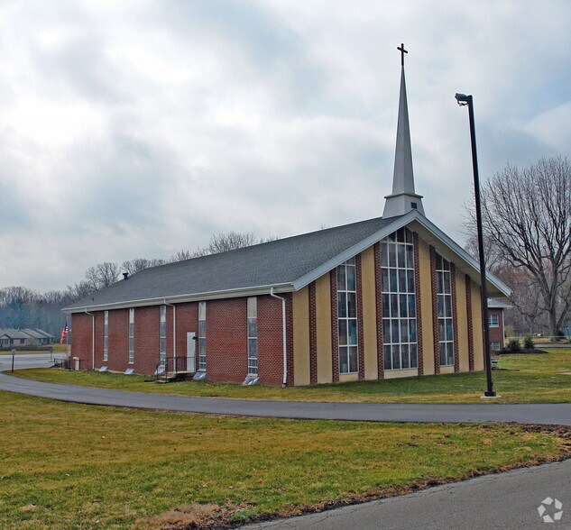 More Photos Of 733 Country Club Dr, Xenia Religious Facility For Sale