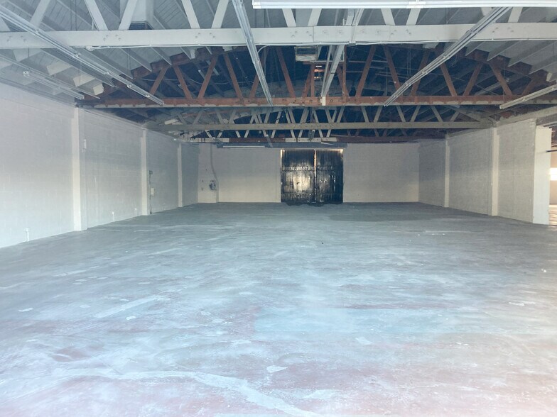 More Photos Of 5612-5616 Santa Monica Blvd, Los Angeles General Retail For Lease