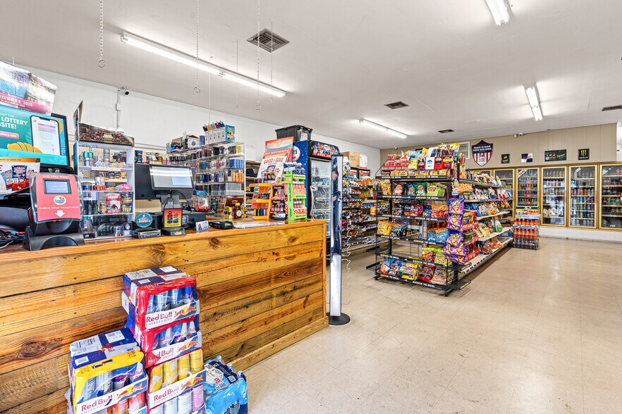 More Photos Of 1110 Buckhead Ridge, Okeechobee General Retail For Sale