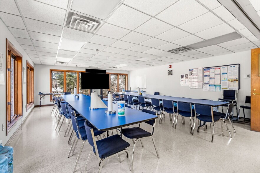 More Photos Of 135 Folly Mill Rd, Seabrook Office For Sale