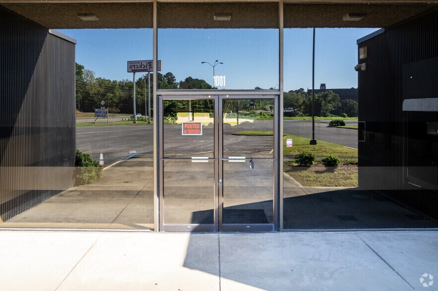 More Photos Of 1001 Decatur Hwy, Gardendale Bank For Lease